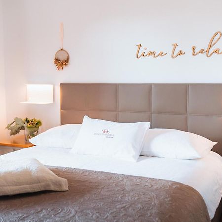 Hotel Penzion Kobala トールミン エクステリア 写真